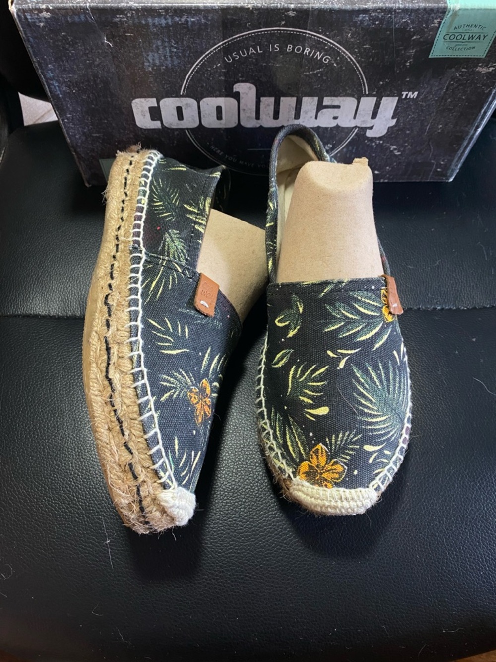 Coolway Womens Black Tropical Floral Espadrille Slip-Ons Shoes Size 7.5
